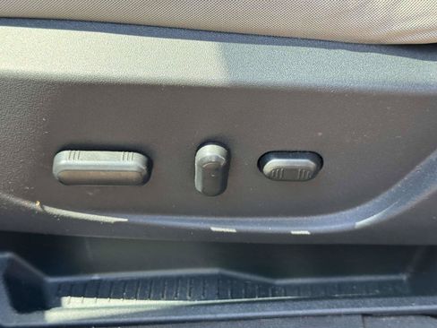 Used 2017 Ford Escape SE AWD/4WD image 16