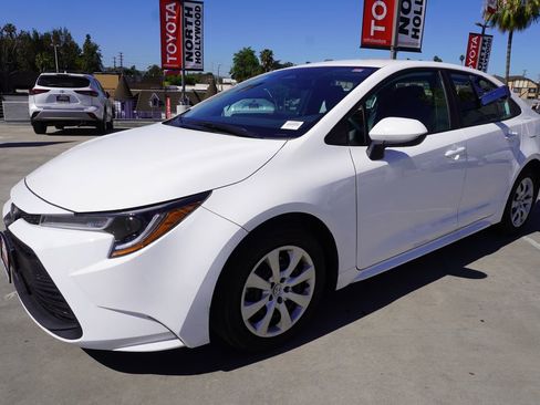 Used 2025 Toyota Corolla LE image 5