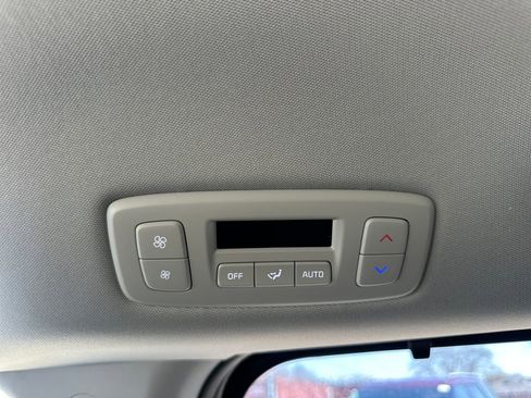 New 2026 Kia Carnival EX FWD image 19