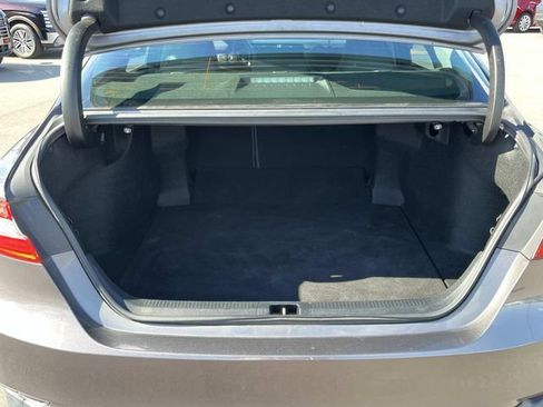 Used 2018 Toyota Camry LE FWD image 11