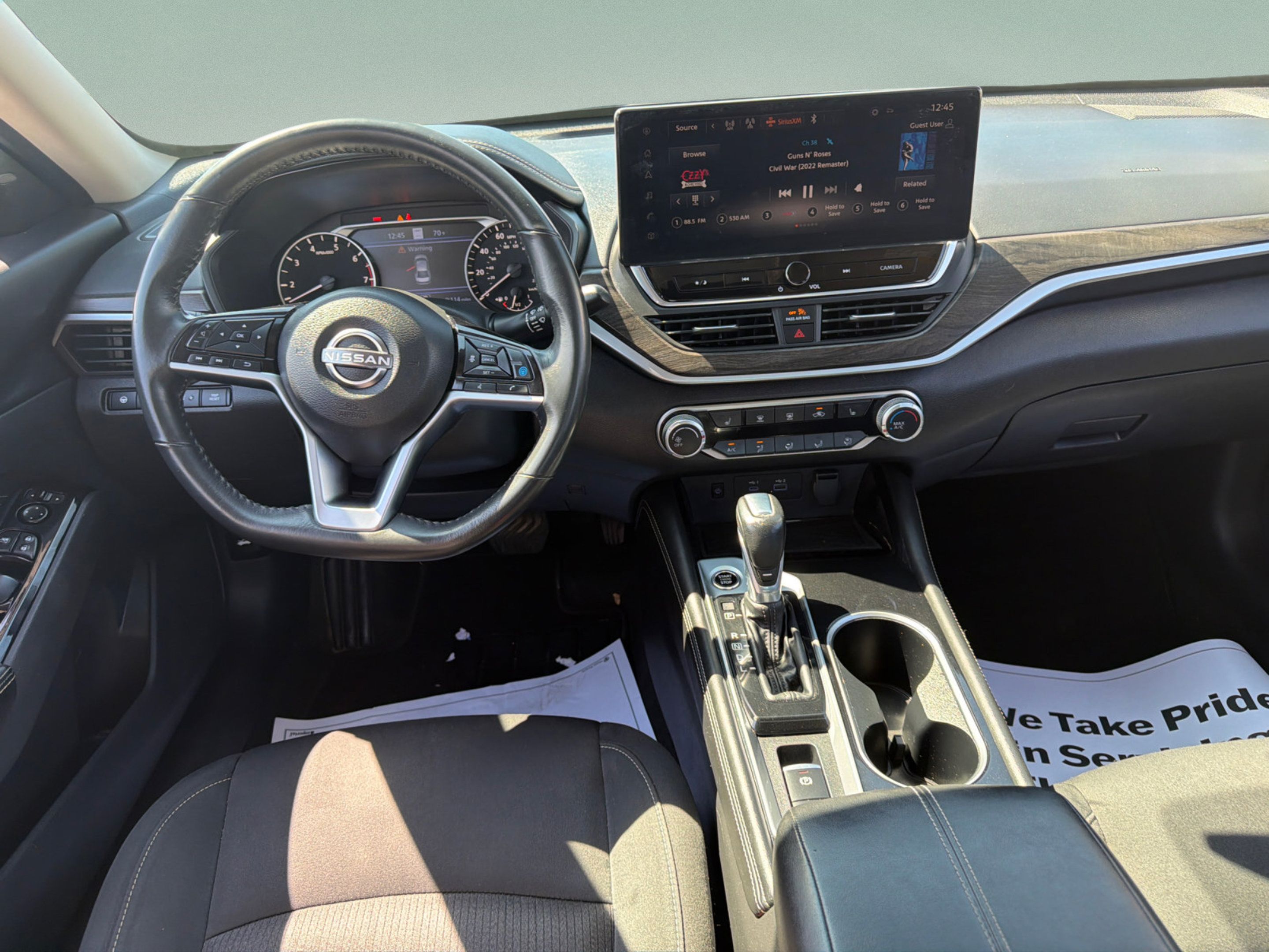 Used 2023 Nissan Altima 2.5 SV w/ SV Premium Package FWD image 13