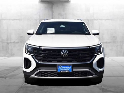 Used 2025 Volkswagen Atlas Cross Sport SE FWD image 4