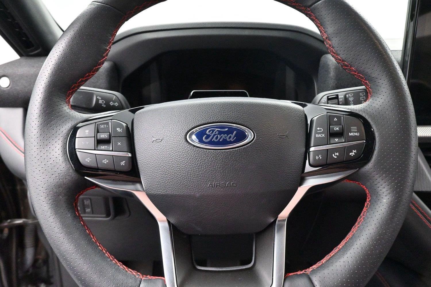 Used 2025 Ford Explorer ST-Line w/ Premium Package RWD image 18
