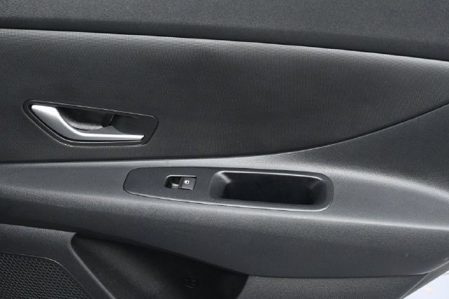 Used 2026 Hyundai Elantra Hybrid FWD image 31