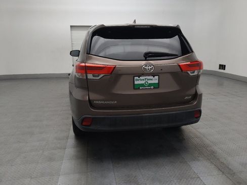 Used 2018 Toyota Highlander XLE FWD image 6
