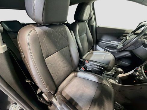 Used 2022 Chevrolet Trax LT w/ Driver Confidence Package AWD/4WD image 28