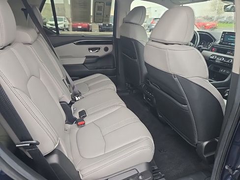 Used 2025 Honda Pilot EX-L image 30