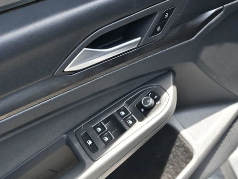 Used 2022 Volkswagen GTI SE FWD image 19