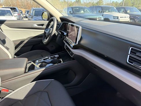 New 2026 Volkswagen Atlas Peak Edition image 19