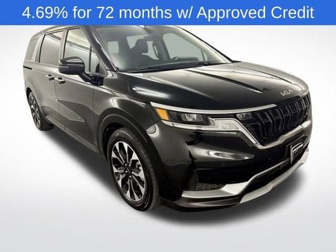 Used 2024 Kia Carnival EX image 1