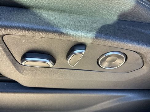 Used 2025 GMC Yukon Denali w/ Denali Reserve Package image 8