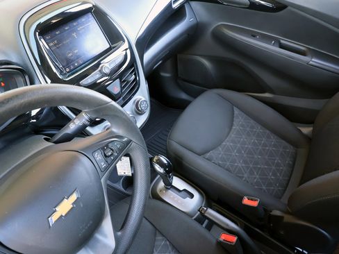 Used 2020 Chevrolet Spark LT image 36