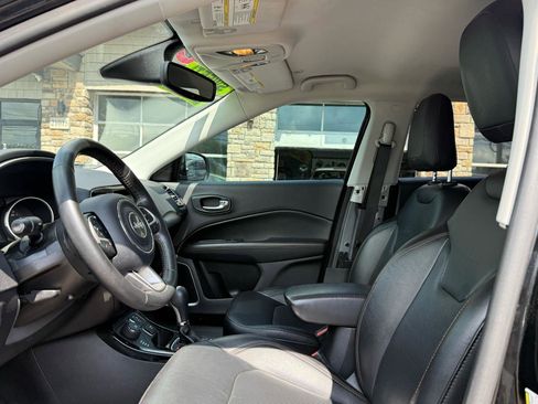 Used 2019 Jeep Compass Limited AWD/4WD image 9
