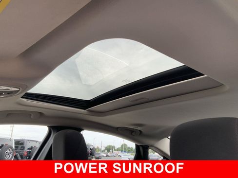 Used 2016 Chrysler 200 Limited w/ Anniversary Edition FWD image 7