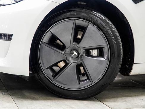 Used 2023 Tesla Model 3 Standard Range image 6