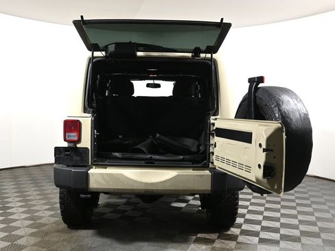 Used 2017 Jeep Wrangler Unlimited Sahara w/ Connectivity Group image 30