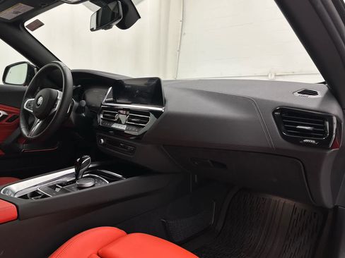 Used 2024 BMW Z4 M40i w/ Premium Package image 19