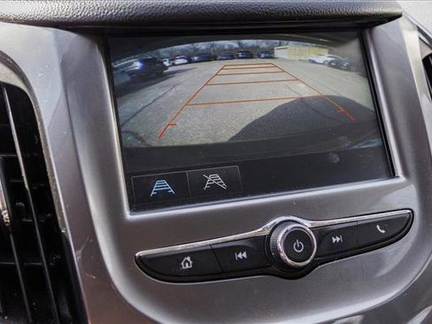 Used 2016 Chevrolet Cruze LT image 18