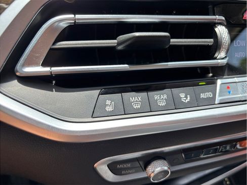 Used 2019 BMW X7 xDrive50i w/ Premium Package AWD/4WD image 37