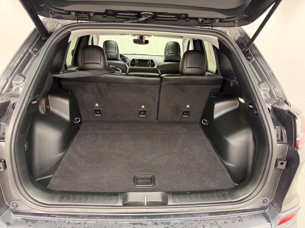 Used 2019 Jeep Cherokee Limited AWD/4WD image 5