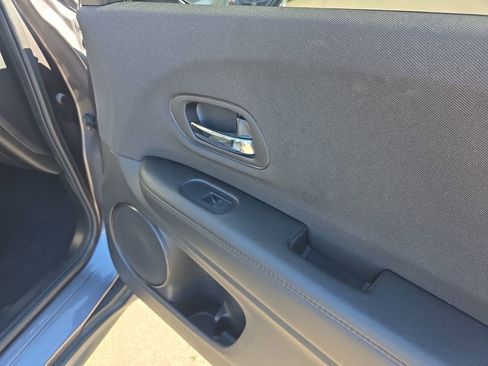 Certified 2022 Honda HR-V LX image 21
