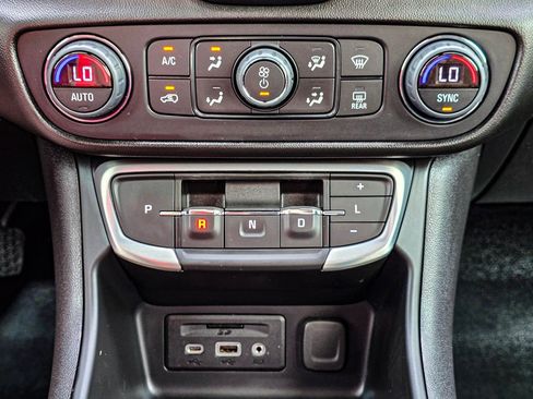 Certified 2022 GMC Terrain SLT w/ Infotainment Package II FWD image 21