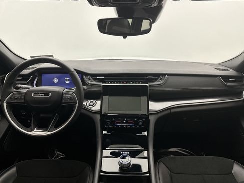 Used 2023 Jeep Grand Cherokee Altitude image 14