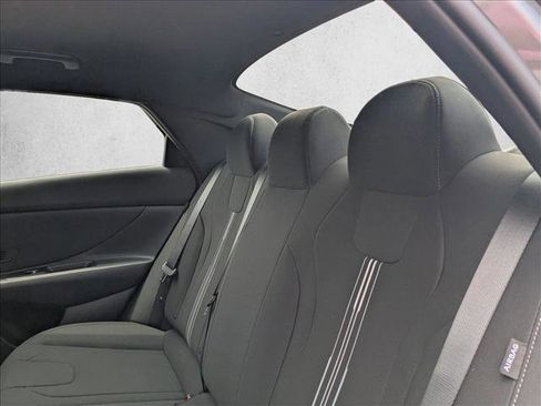 Used 2025 Hyundai Elantra Sport image 17