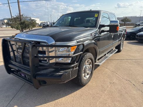 Used 2014 Ford F250 XLT w/ XLT Premium Package image 3