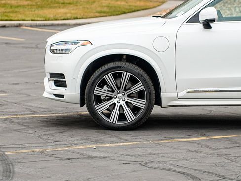 Used 2024 Volvo XC90 T8 Ultimate w/ Lounge Package image 8