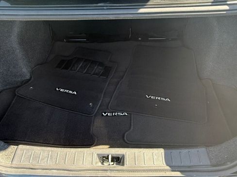 Used 2021 Nissan Versa SV FWD image 38