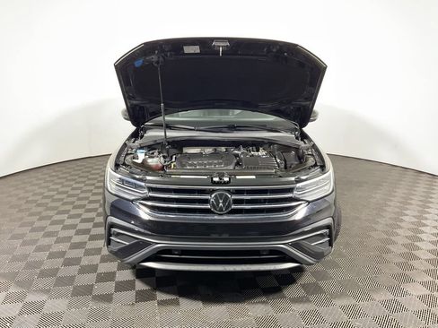 Used 2022 Volkswagen Tiguan SE AWD/4WD image 10
