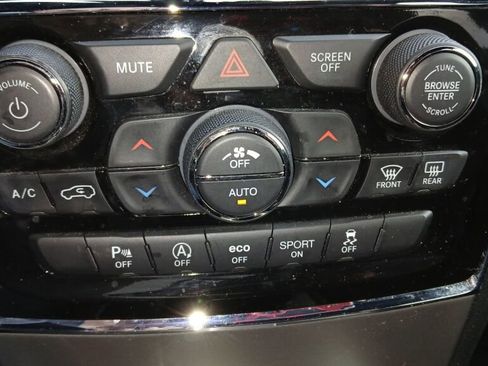 Used 2021 Jeep Grand Cherokee Altitude image 14