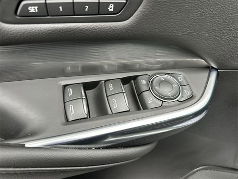 Used 2024 Cadillac XT4 Premium Luxury w/ Technology Package image 13