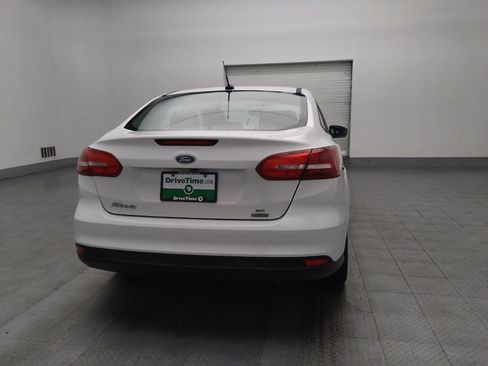 Used 2018 Ford Focus SE w/ SE Appearance Package image 7