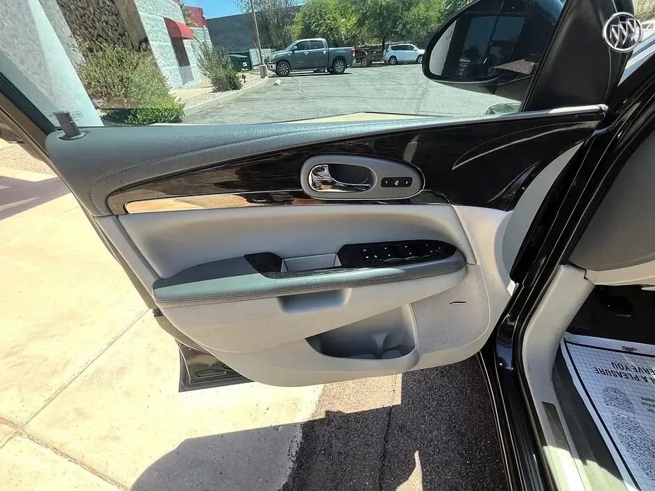 Used 2015 Buick Enclave Leather FWD image 10