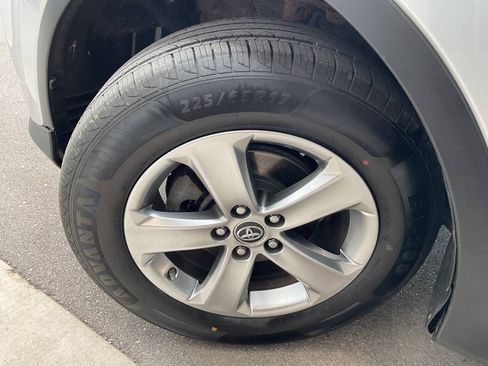 Used 2015 Toyota RAV4 XLE AWD/4WD image 41