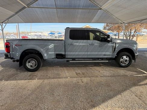 Used 2025 Ford F350 Lariat w/ FX4 Off-Road Package image 9