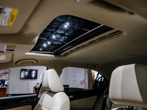 Used 2017 Volkswagen Jetta SEL image 5