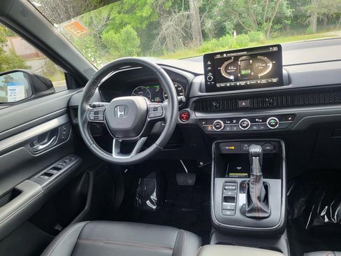 Certified 2025 Honda CR-V Sport-L image 17