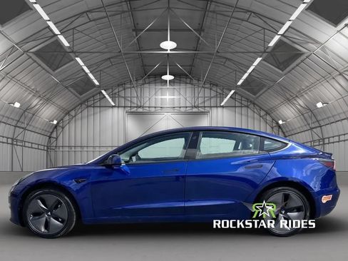 Used 2020 Tesla Model 3 Standard Range RWD image 11