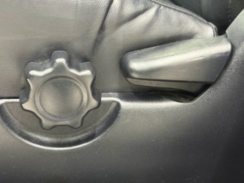 Used 2018 Toyota Tacoma TRD Sport AWD/4WD image 26