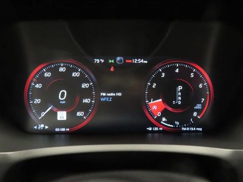 Used 2020 Volvo XC90 T5 Momentum FWD image 22