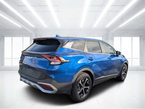 Used 2023 Kia Sportage EX image 3