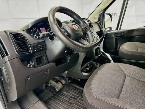 Used 2024 RAM ProMaster 2500 w/ Convenience Group FWD image 9