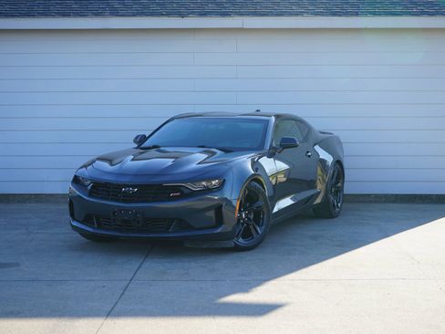 Used 2019 Chevrolet Camaro LT w/ RS Package image 11