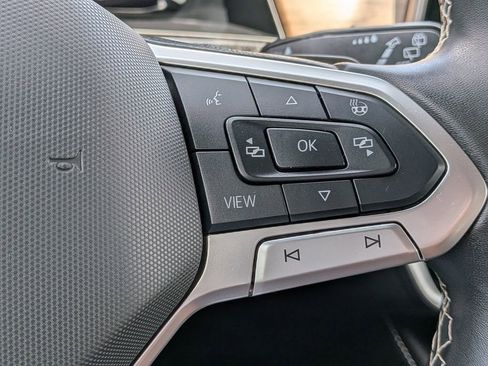 Used 2025 Volkswagen Atlas SE FWD image 29