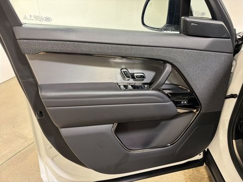 Used 2024 Land Rover Range Rover Sport Dynamic SE image 9