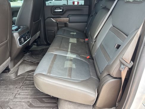 Used 2020 GMC Sierra 3500 Denali w/ Denali Ultimate Package AWD/4WD image 11