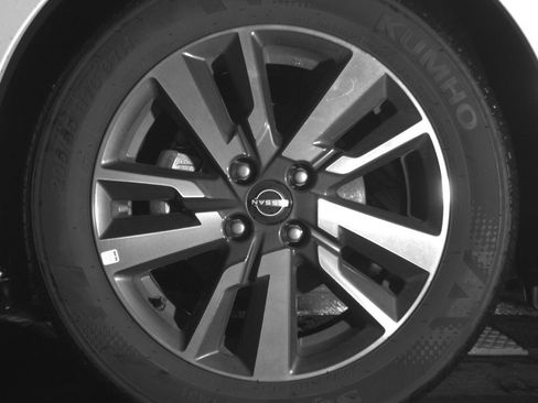 Used 2025 Nissan Versa SV FWD image 11